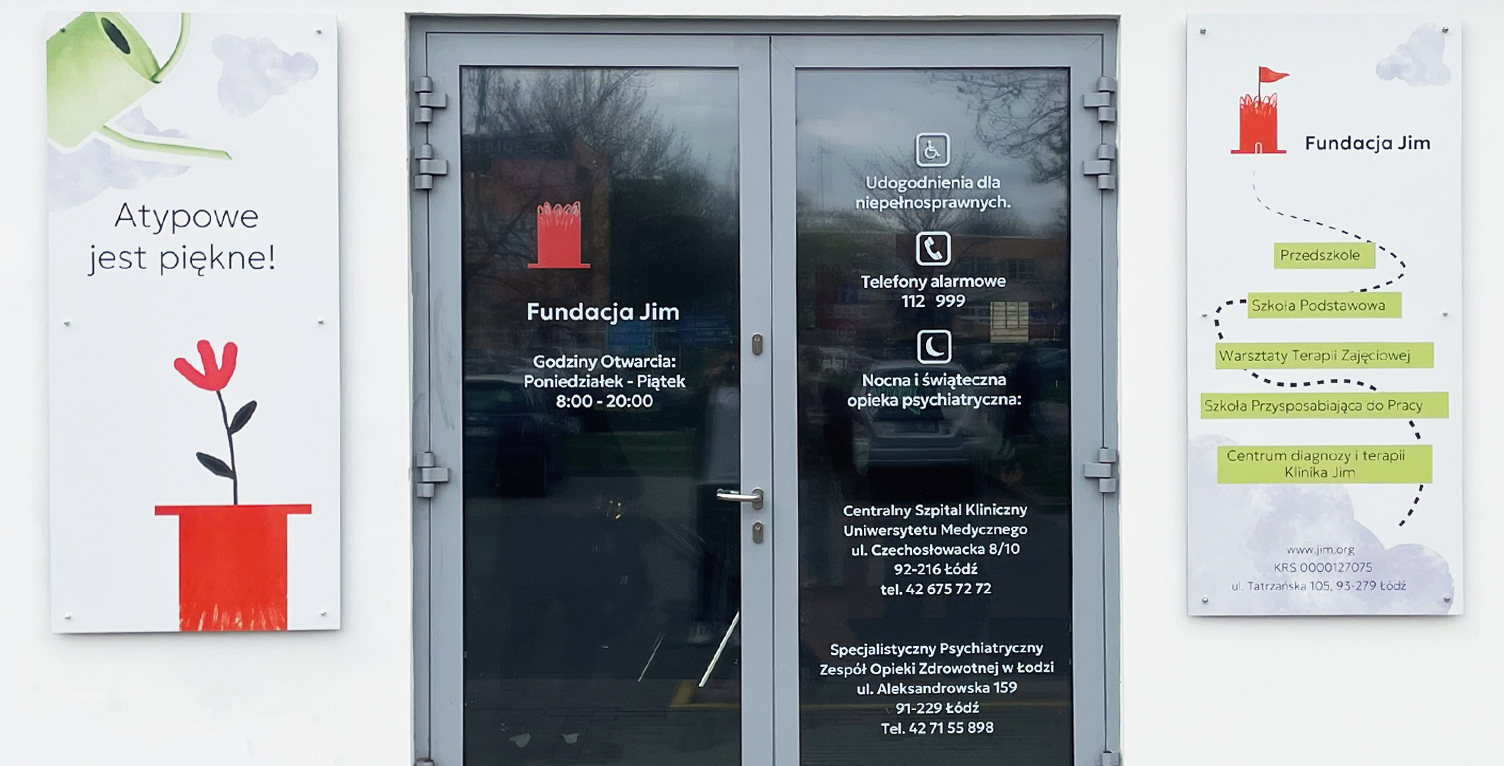 Wejście główne do Fundacji Jim w Łodzi